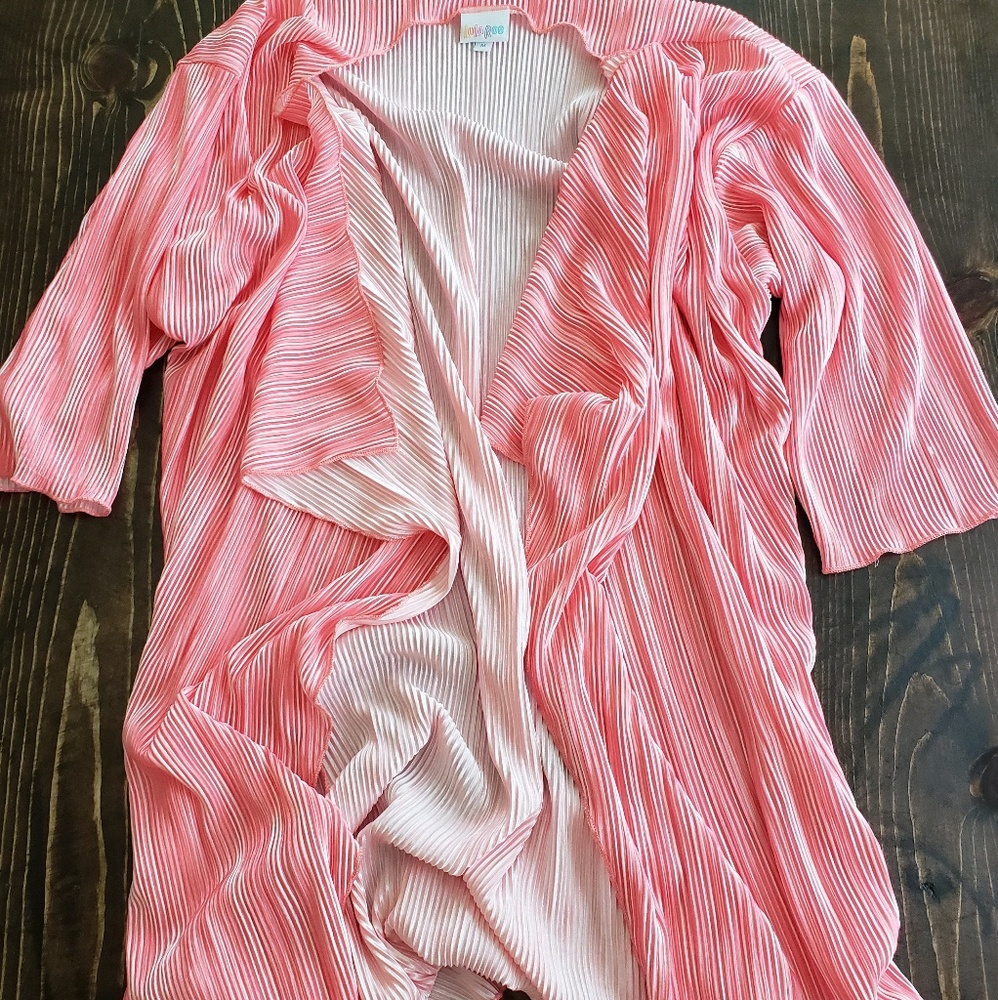 EUC LuLaRoe Shirley